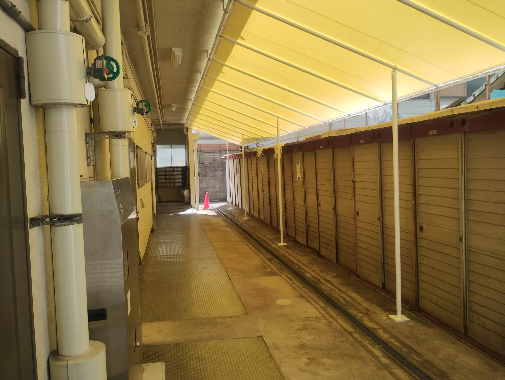 駐輪場 テント